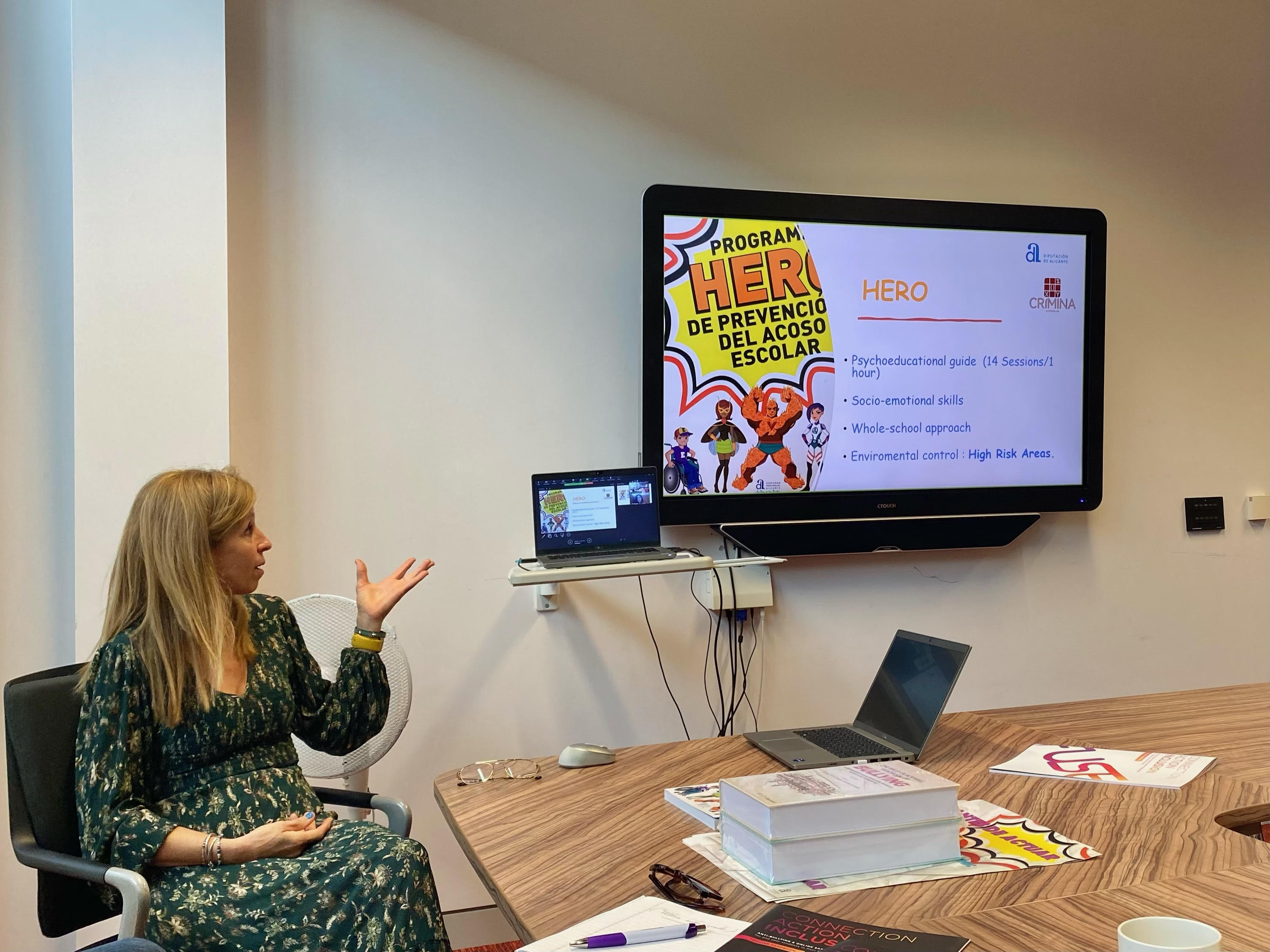 El programa HERO, único en España, se ha diseñado con la finalidad de implementar acciones educativas en el entorno escolar y familiar, y de proporcionar recursos a las familias y educadores