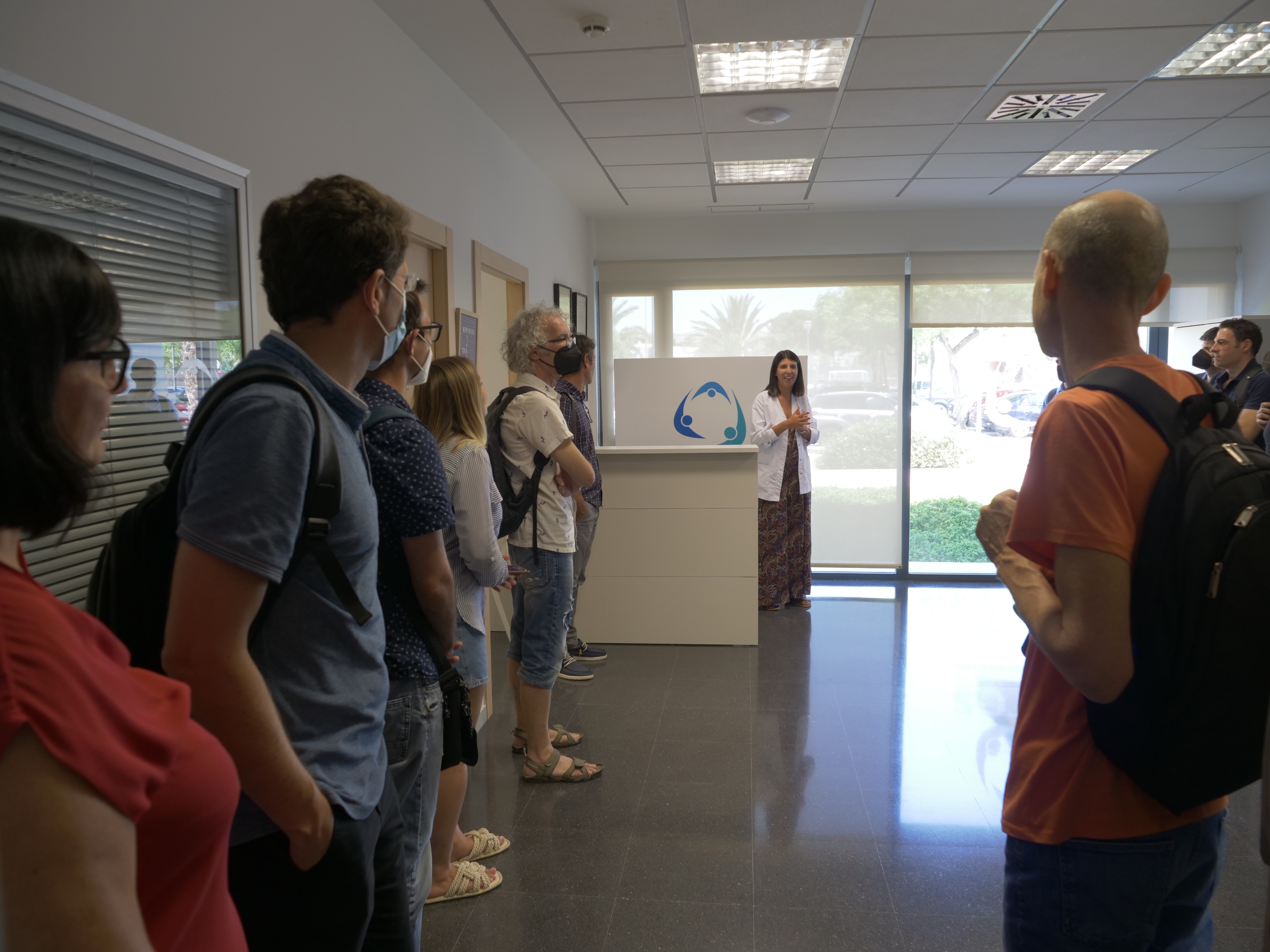 Visita a CARES