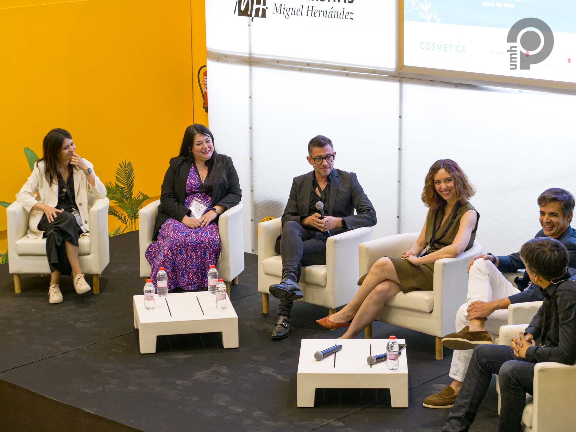 Expertos durante la mesa redonda