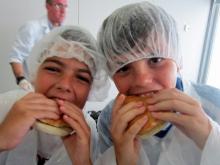 El Colegio Inmaculada Jesuítas de Alicante visita el Parque Científico UMH