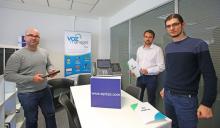 El sistema diseñado por Siptize se pone en marcha con una llamada que el empleado debe realizar al inicio de su jornada laboral desde su puesto de trabajo. De igual forma, el trabajador debe repetir esta llamada al finalizar su horario de trabajo para indicar que abandona su puesto ese día.