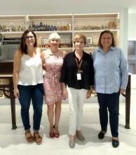 A la firma han asistido la vicepresidenta de este organismo, María Dolores Botella, y la directora-gerente de la Fundación UMH, Tonia Salinas.