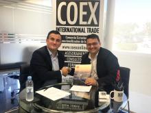Un representante de Turkish Consulting junto a Alfonso Ortega, promotor de la spin-off COEX 