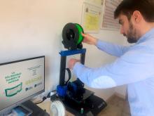 La solidaridad también se imprime: el PCUMH inicia la fabricación de gafas de protección antibacteriana con impresoras 3D