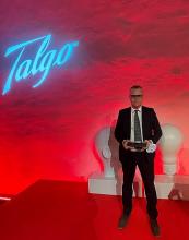 Antonio Alarcón ha sido el encargado de recoger el galardón concedido a la spin-off