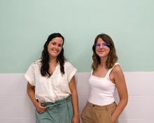 La promotoras de Henko Snacks Alicia Navarro y Mercedes Castelló