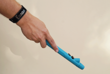 Esta empresa de base tecnológica se focaliza en el desarrollo de tecnologías innovadoras dirigidas a ayudar y mejorar la calidad de vida de personas con algún tipo de discapacidad o patología