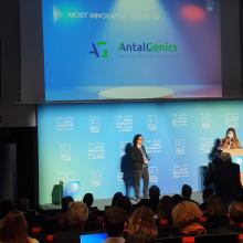 AntalGenics es una spin-off que centra su actividad en el descubrimiento, validación y valorización de moléculas bioactivas con aplicación en campos de la biomedicina y la dermocosmética