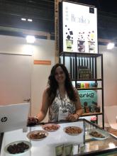Henko Snacks está impulsada por Alicia Navarro y Mercedes Castelló, y surgió tras ser uno de los proyectos ganadores de la 9ª Maratón de Creación de Start-ups UMH
