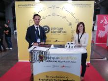 Sergio Román, y María Pina, director y técnica del Área de Desarrollo Empresarial del PCUMH