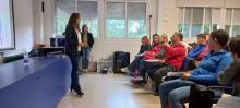 La promotora de Henko Snacks, Alicia Navarro, participa en una jornada sobre emprendimiento y formación