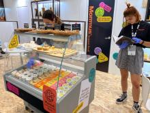 Stand de Mommus Foods en el evento.