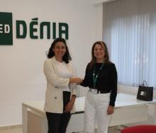 El presidente del CoAmbCV, Pablo Martínez, y la directora del Consorcio Universitario del Centro Asociado UNED de Denia, Raquel Martí, han sido los encargados de suscribir este convenio